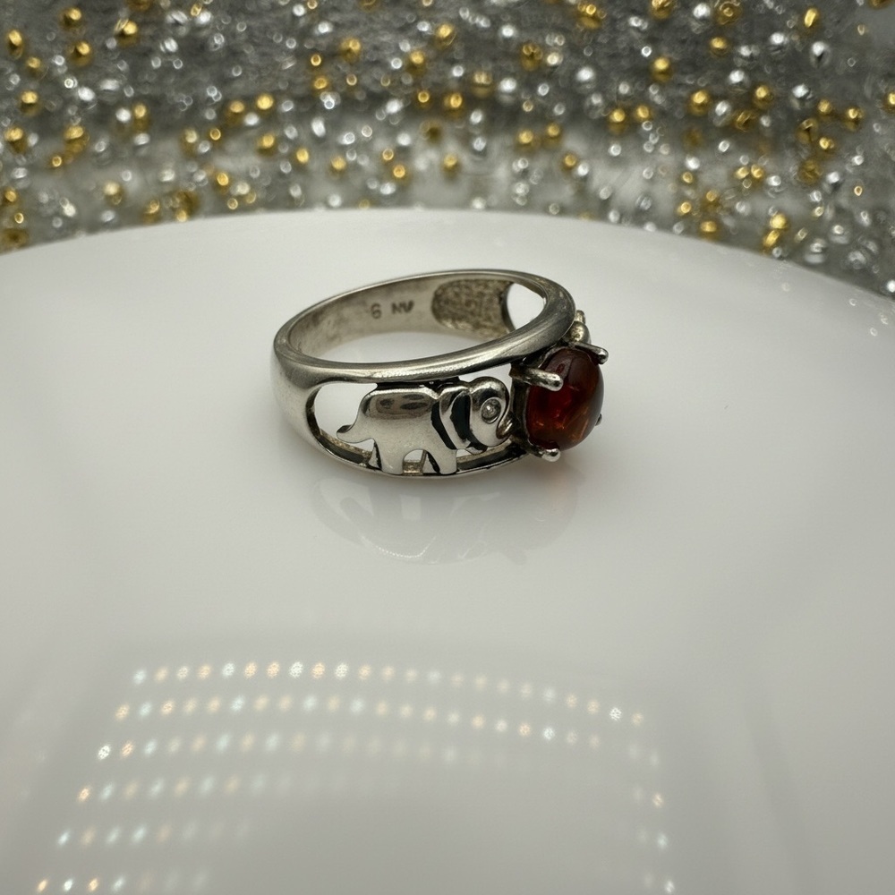 Silver stamped and signed by artisan size 6 with Amber Cabochon weight:9.16 G​ - Picture 2 of 7